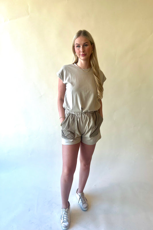 Oyster/Gray Zig Zag Knit Shorts