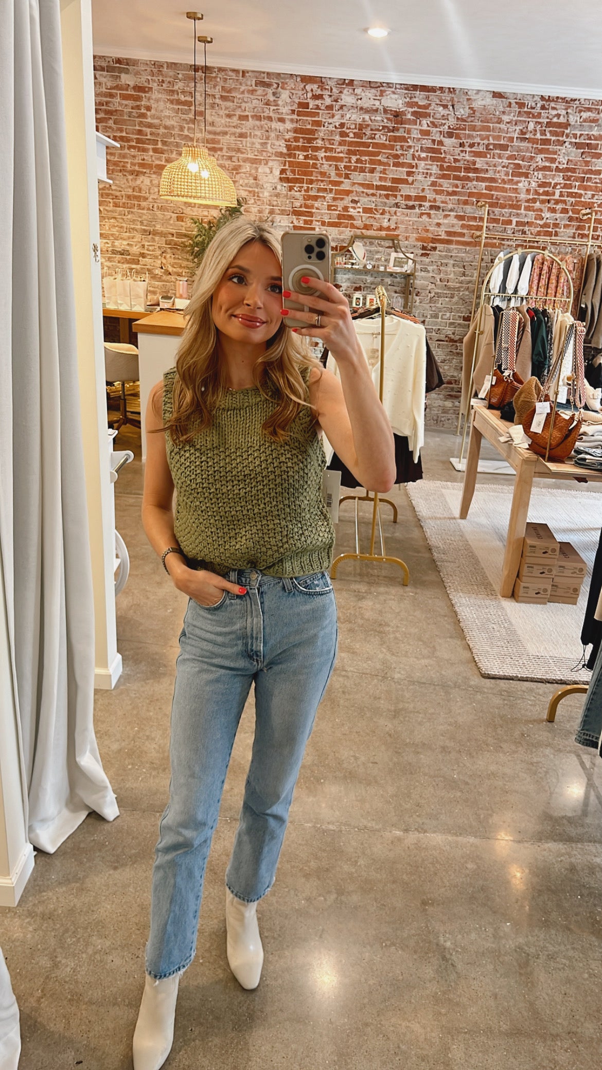 Green Sleeveless Rounded Knit Top