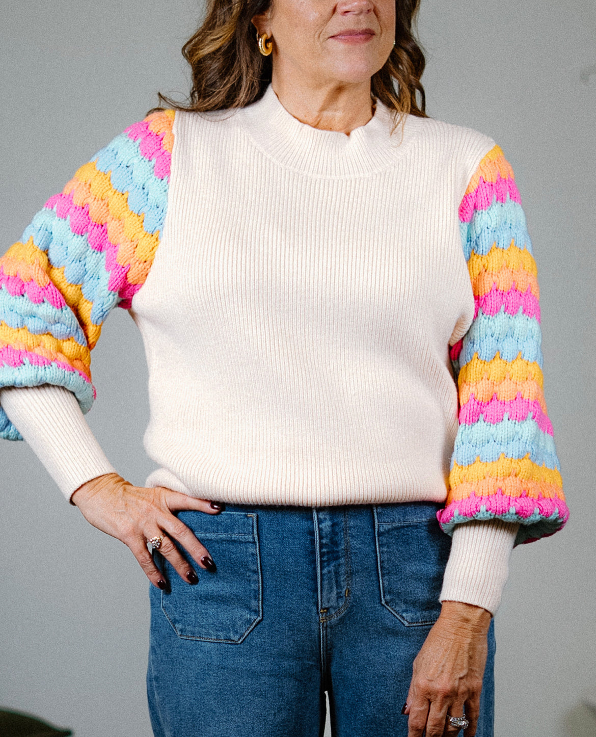 Scalloped Color Sleeve Knit